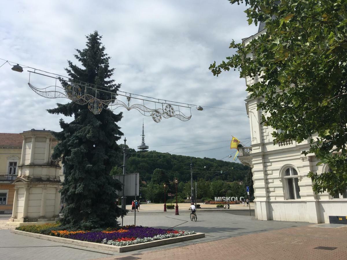 Mse Apartman Miskolc Esterno foto