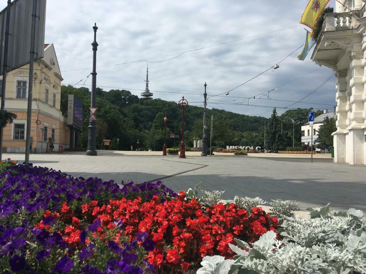 Mse Apartman Miskolc Esterno foto